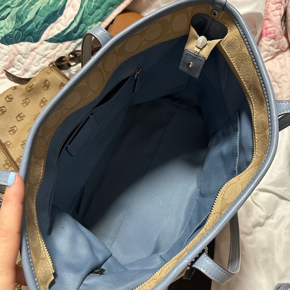Coach Beige Signature Tote with Light Blue Trim - Picture 4 of 6